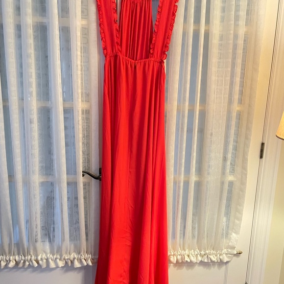 backless red gorgeous dress - Picture 2 of 5